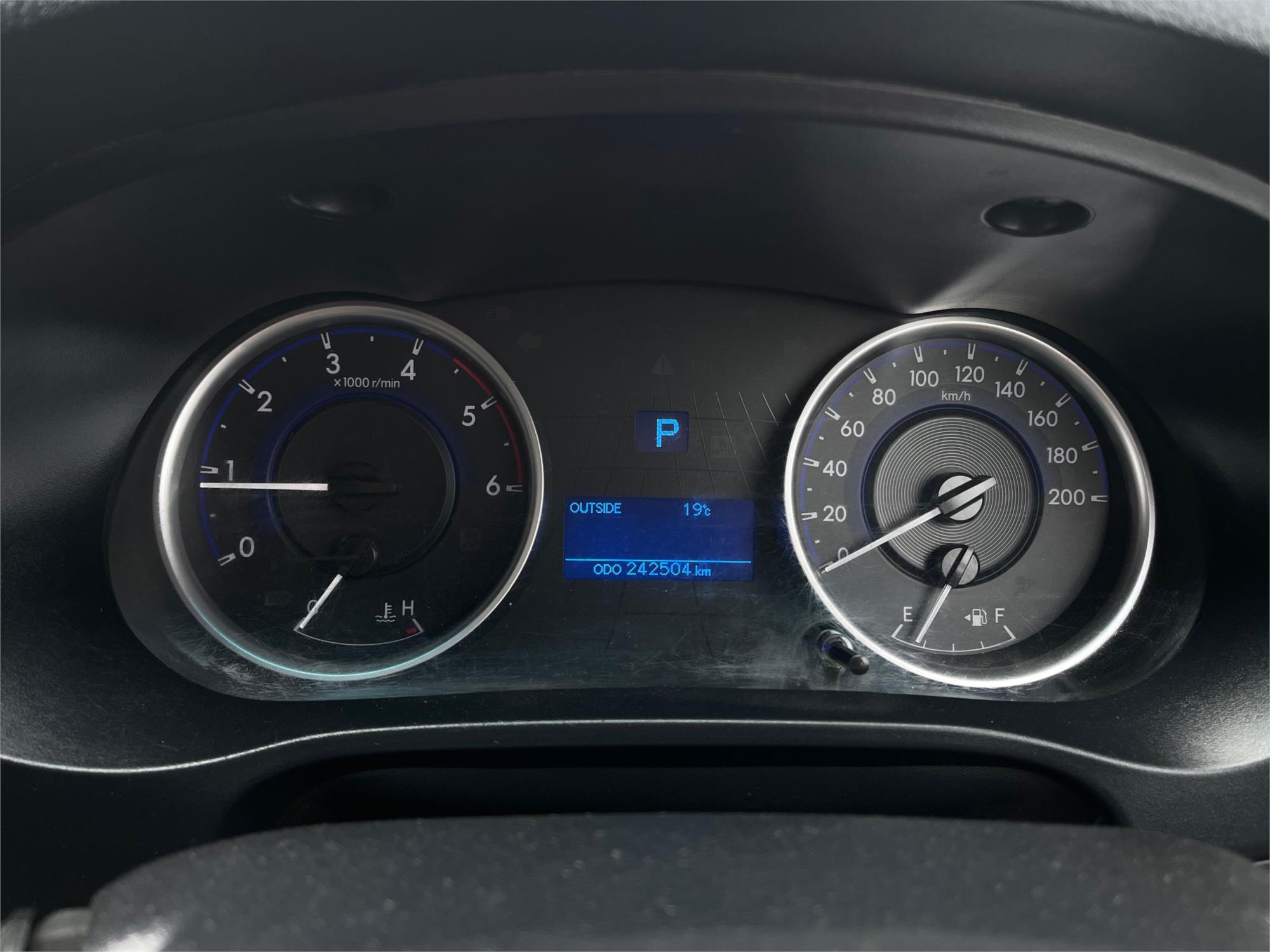 
								2019 Toyota Hilux SR full									