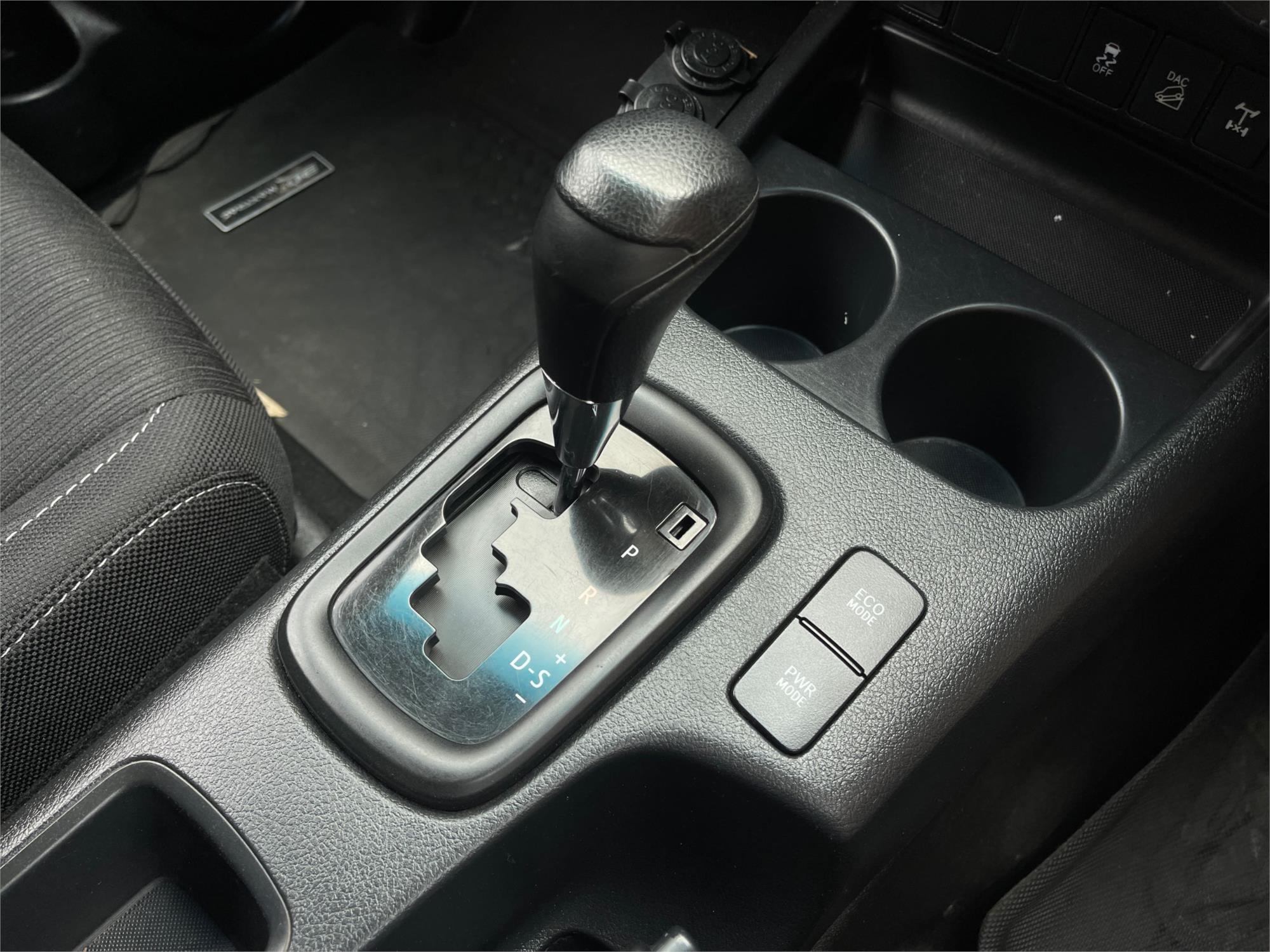 
								2019 Toyota Hilux SR full									