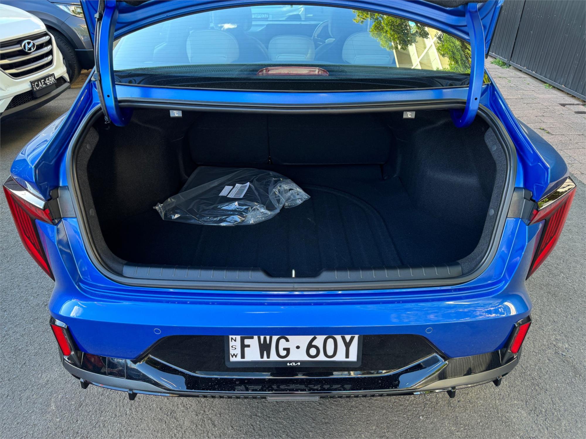 
								2025 Kia K4 GT-Line full									