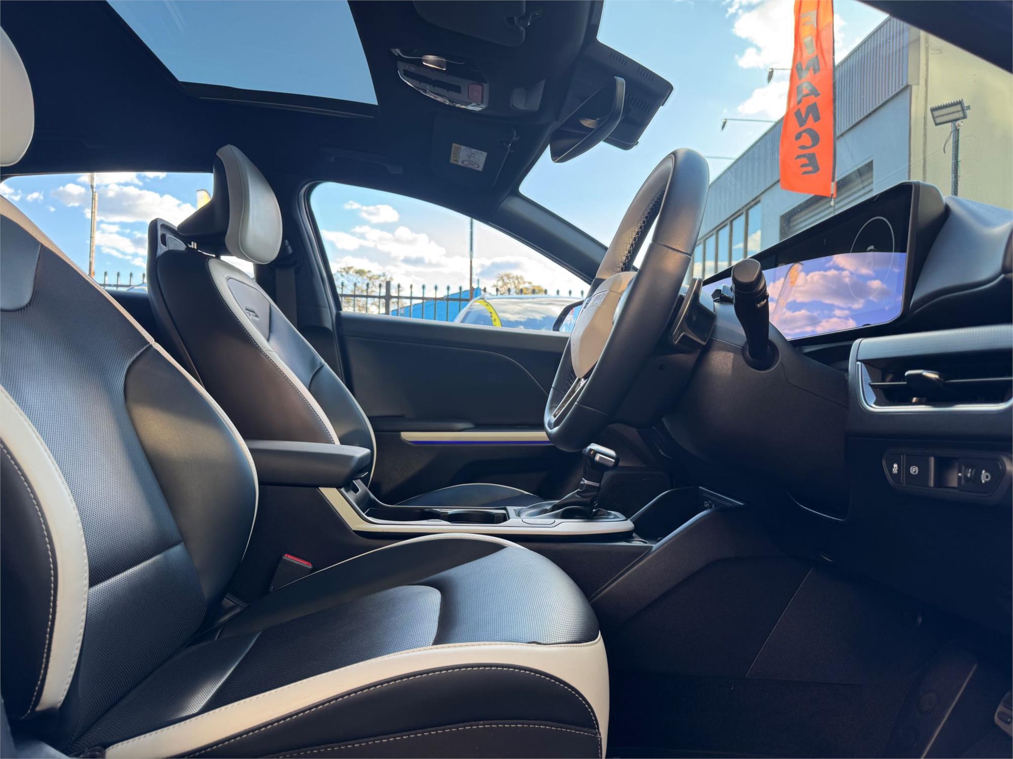 
								2025 Kia K4 GT-Line full									