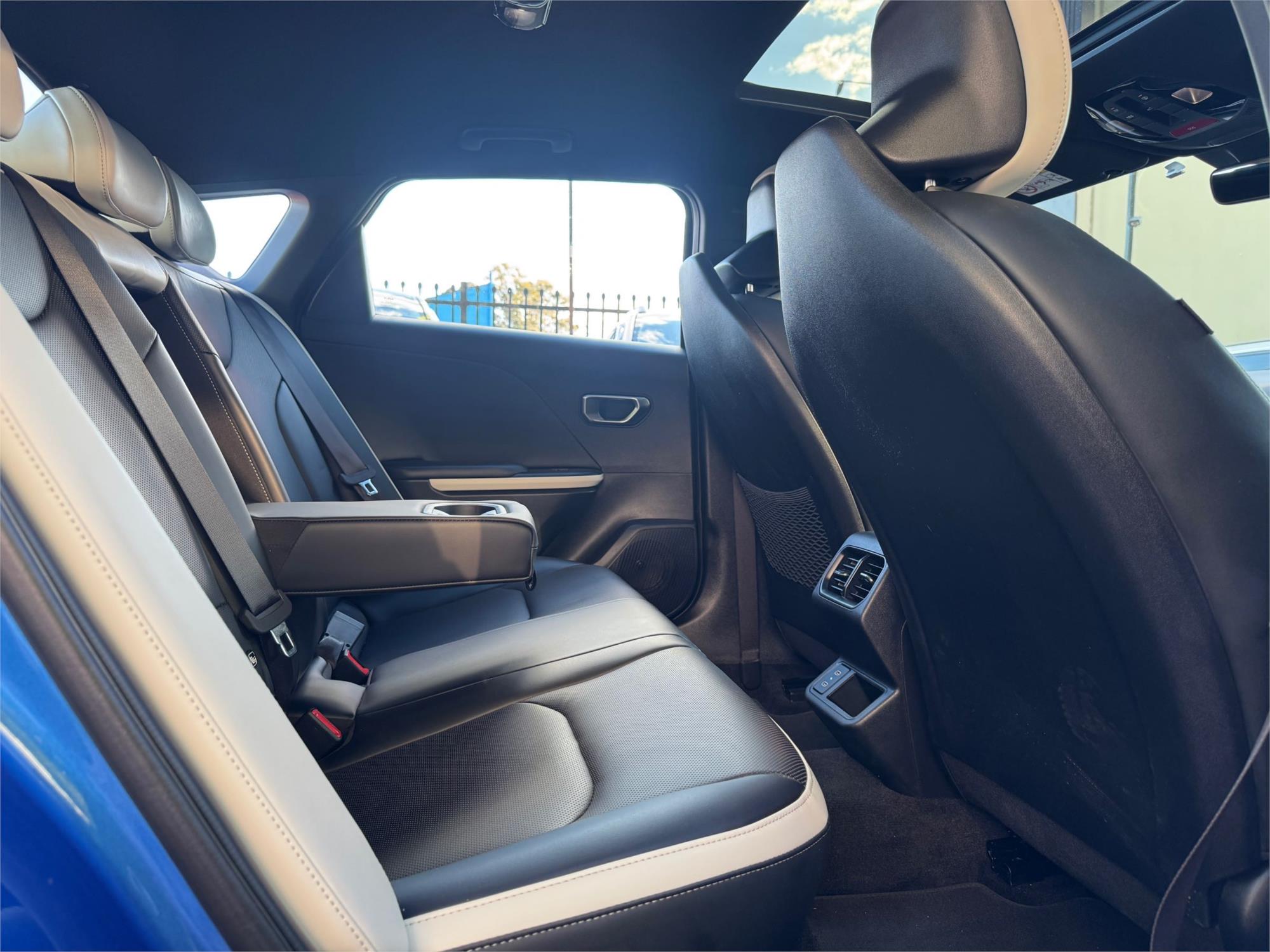 
								2025 Kia K4 GT-Line full									