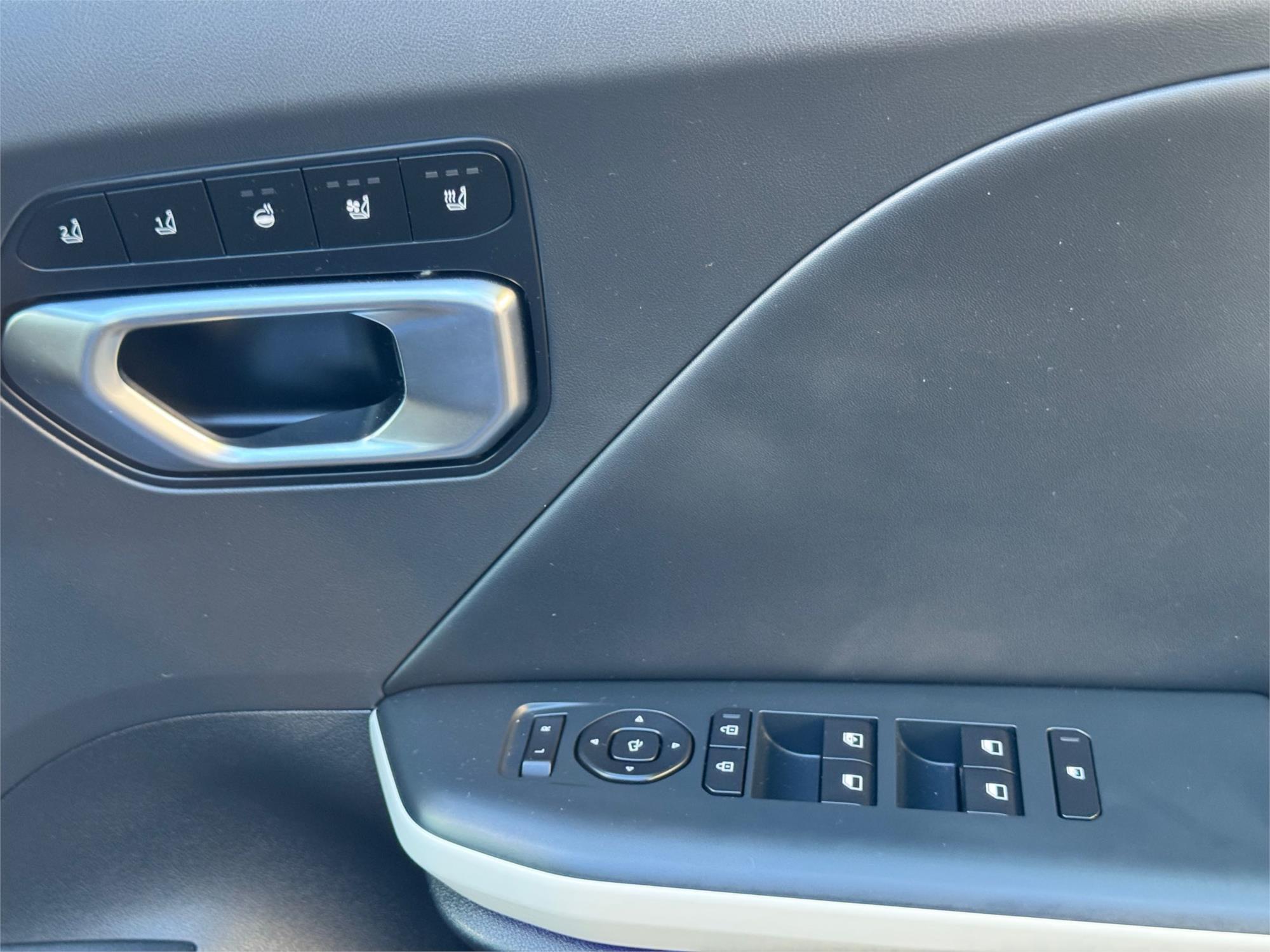 
								2025 Kia K4 GT-Line full									