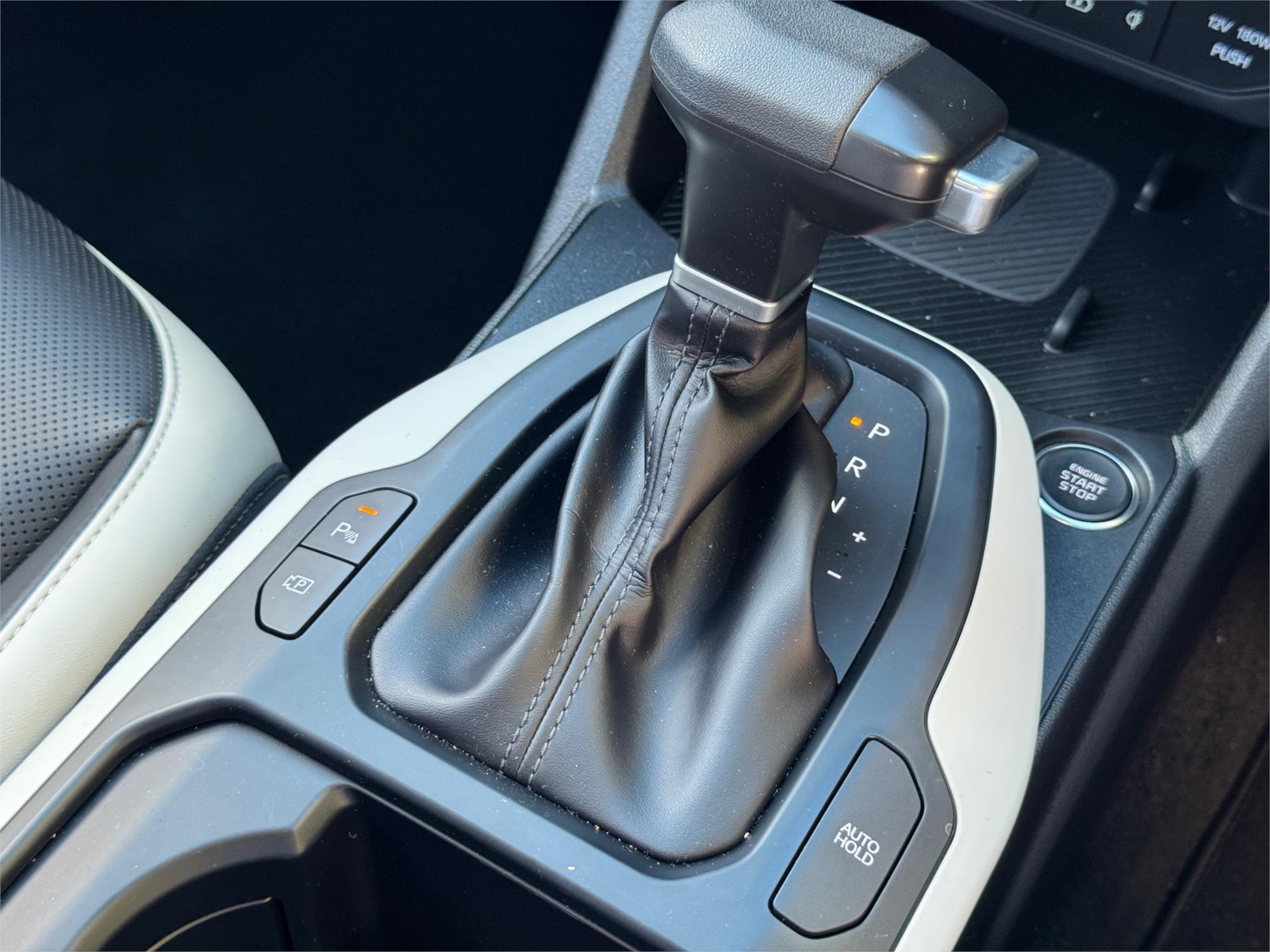 
								2025 Kia K4 GT-Line full									