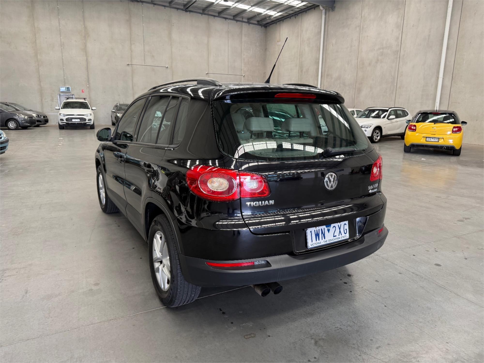 
								2010 VOLKSWAGEN TIGUAN 125 TSI full									