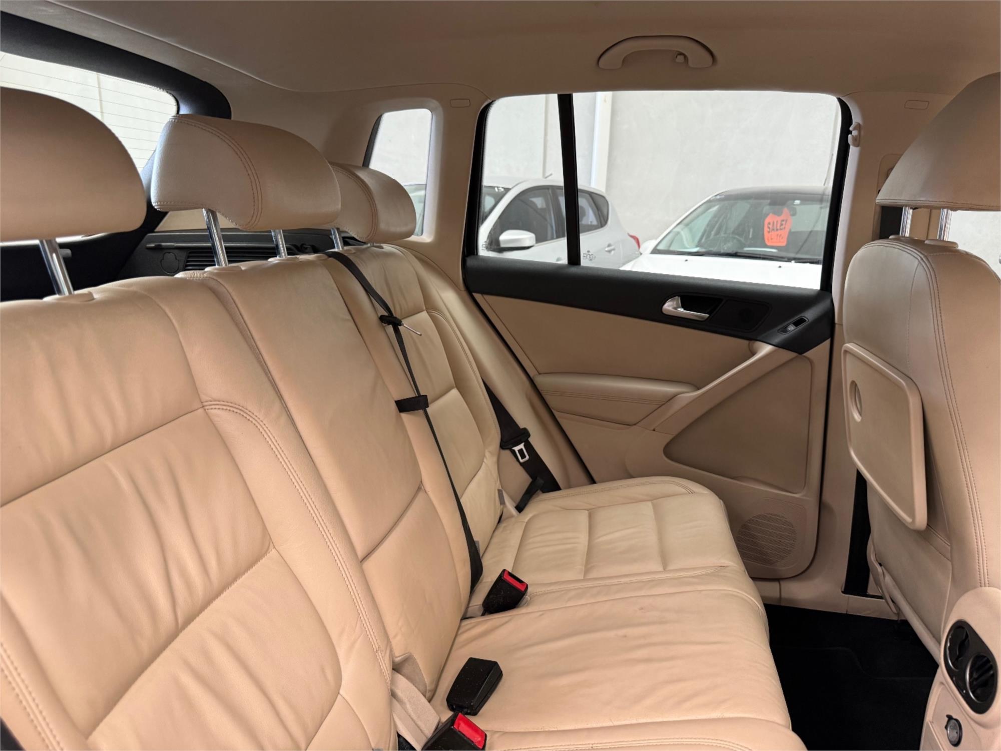 
								2010 VOLKSWAGEN TIGUAN 125 TSI full									