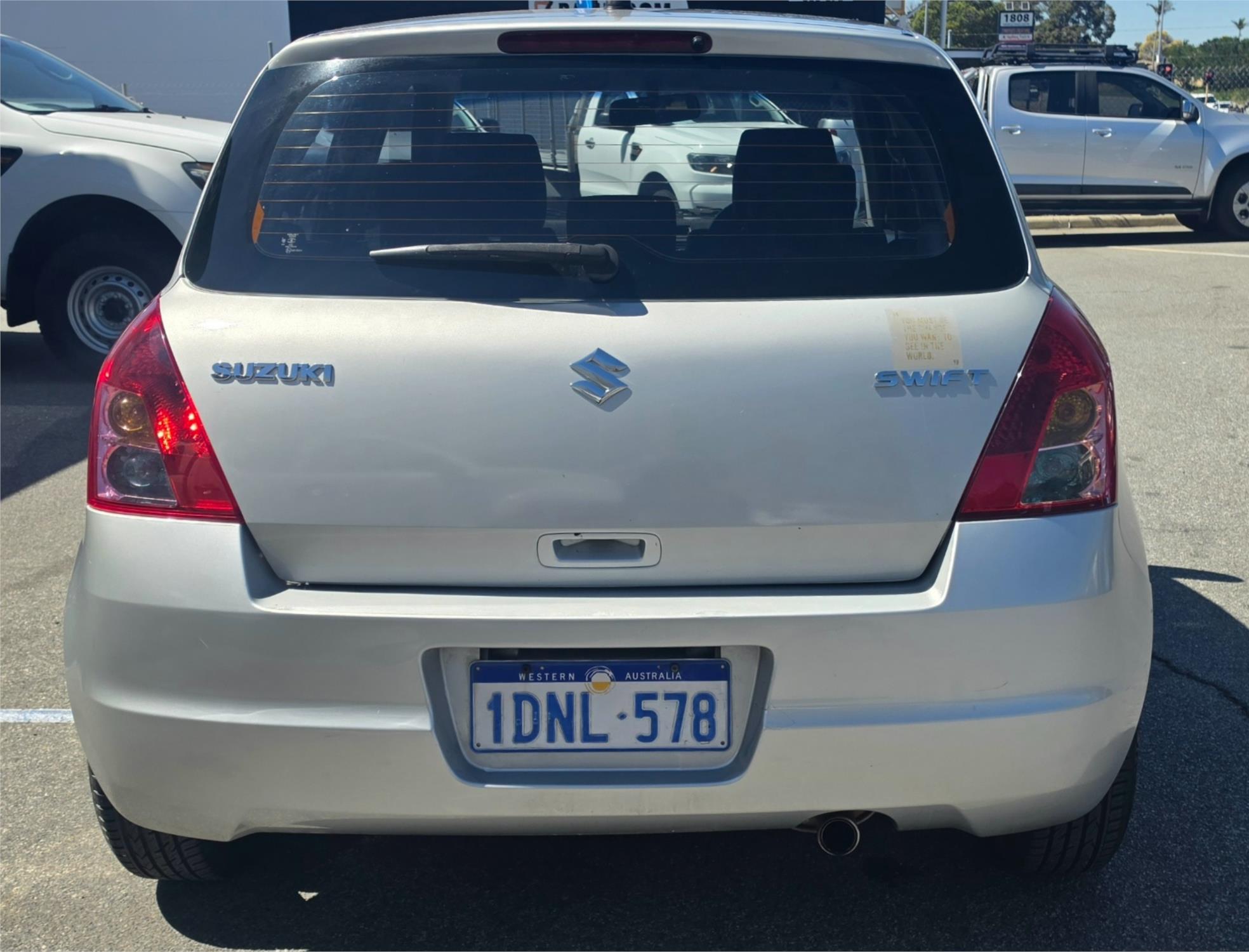 
								2010 Suzuki Swift full									
