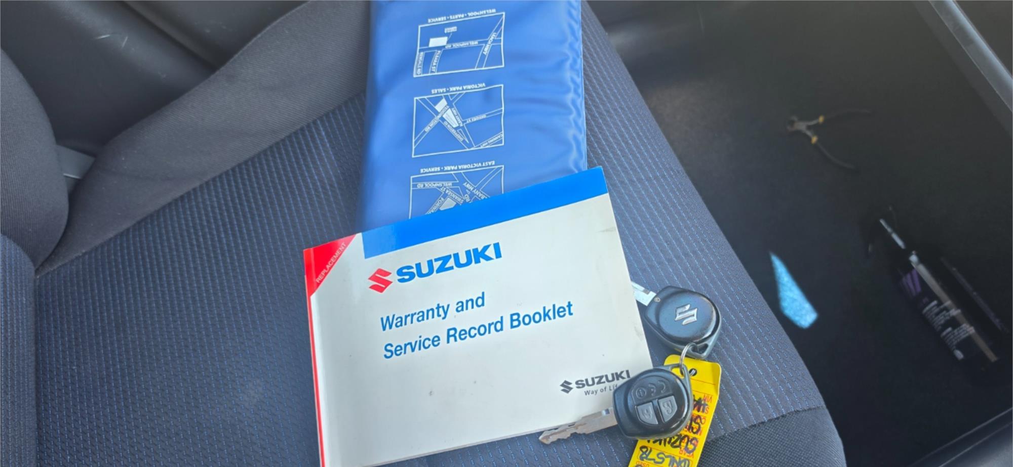 
								2010 Suzuki Swift full									