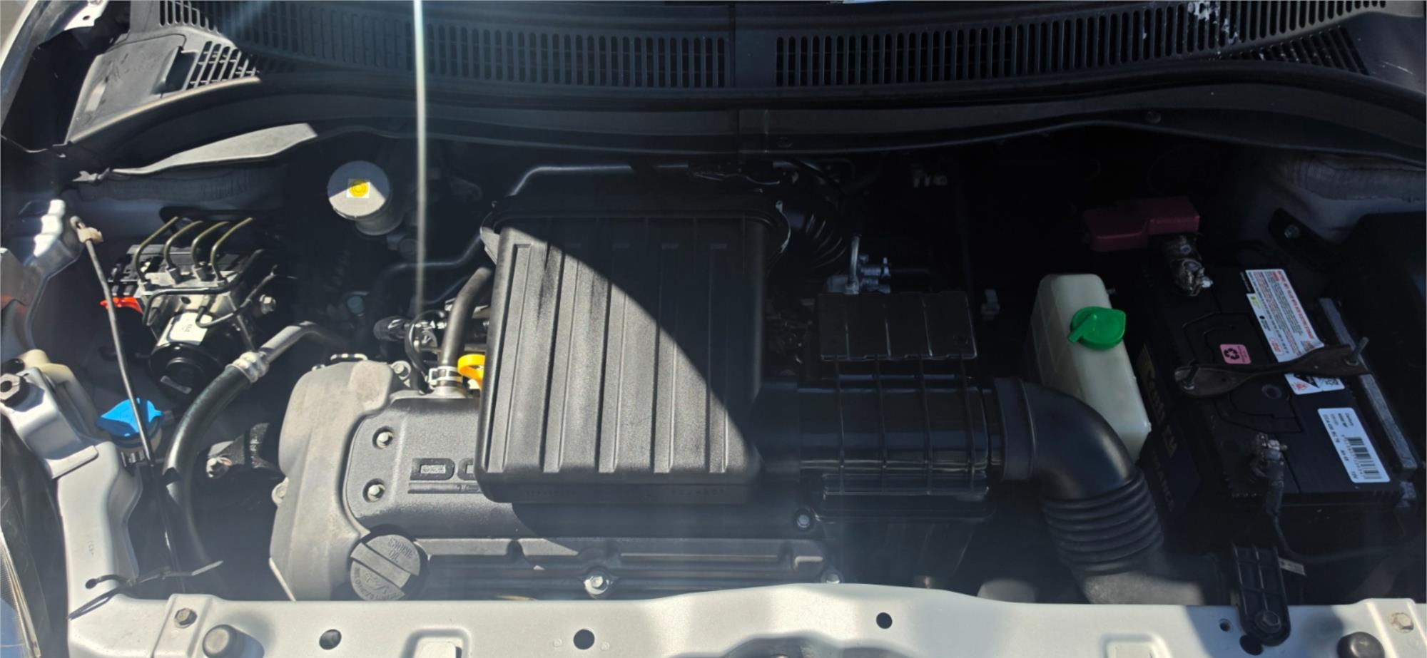 
								2010 Suzuki Swift full									