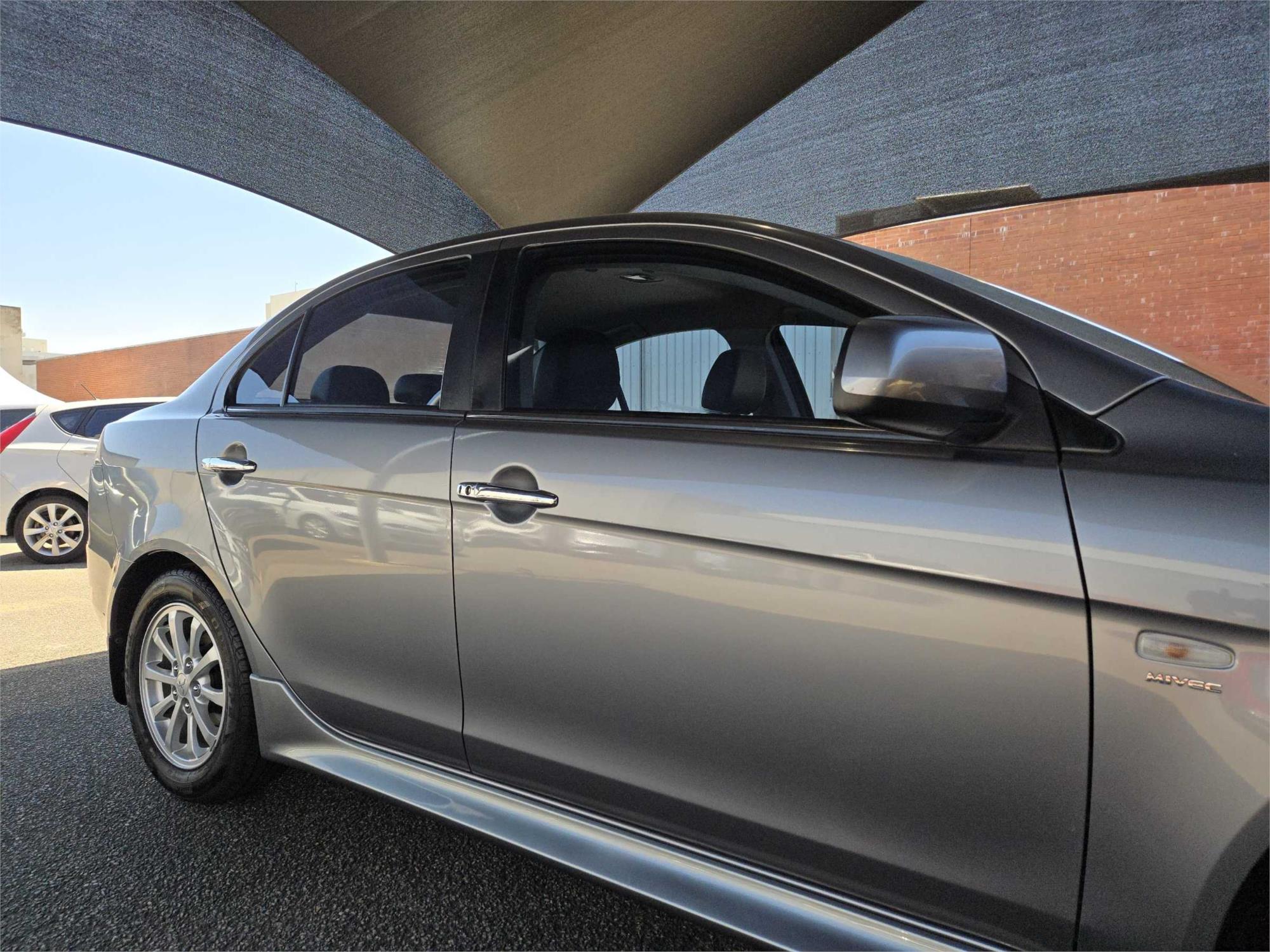 
								2012 Mitsubishi Lancer LX full									