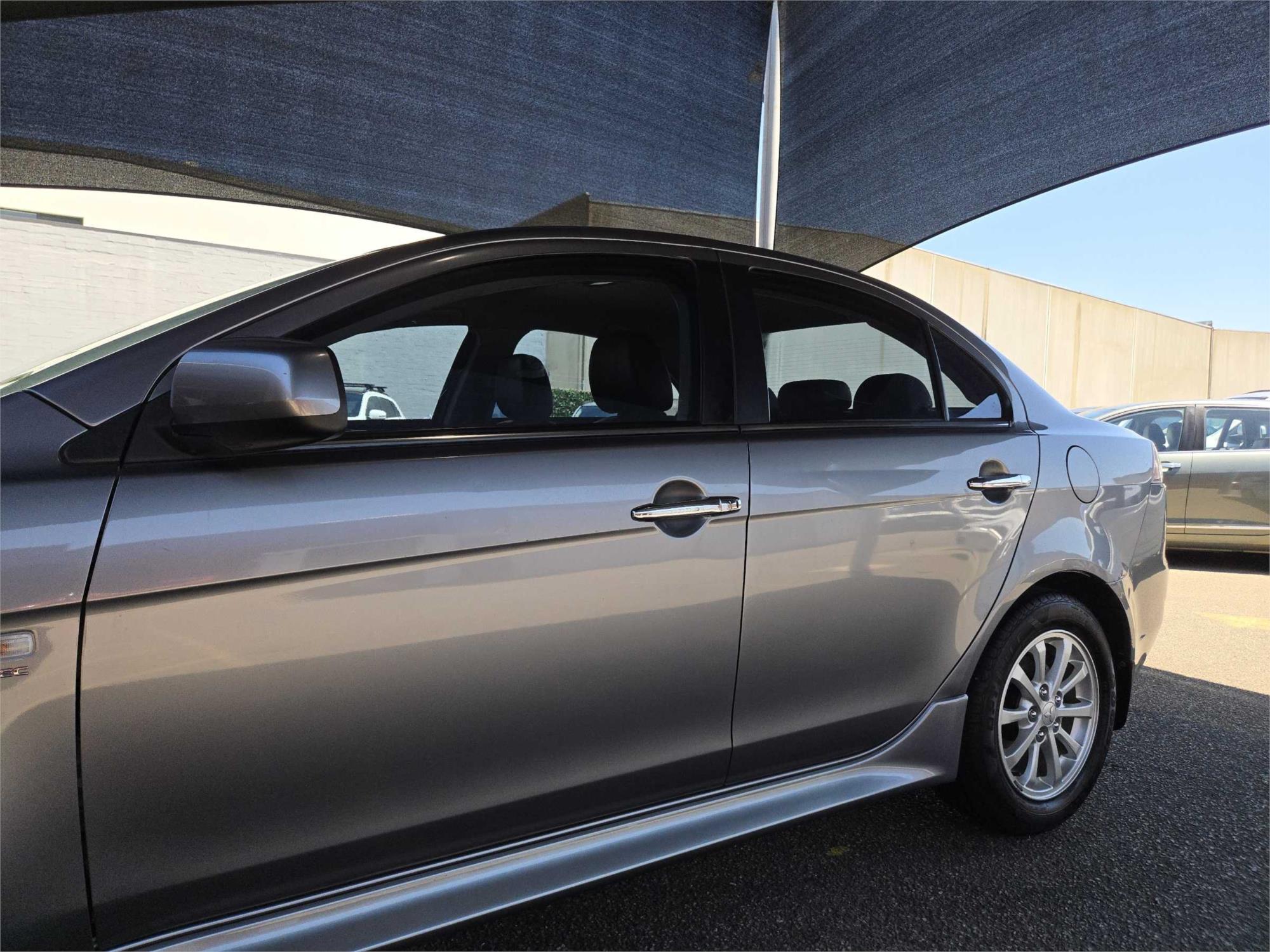 
								2012 Mitsubishi Lancer LX full									
