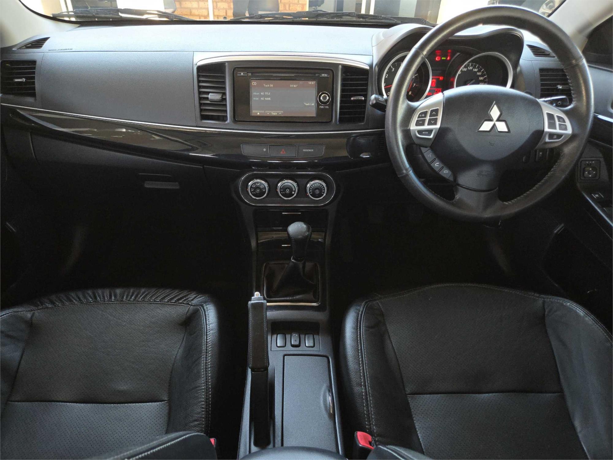 
								2012 Mitsubishi Lancer LX full									