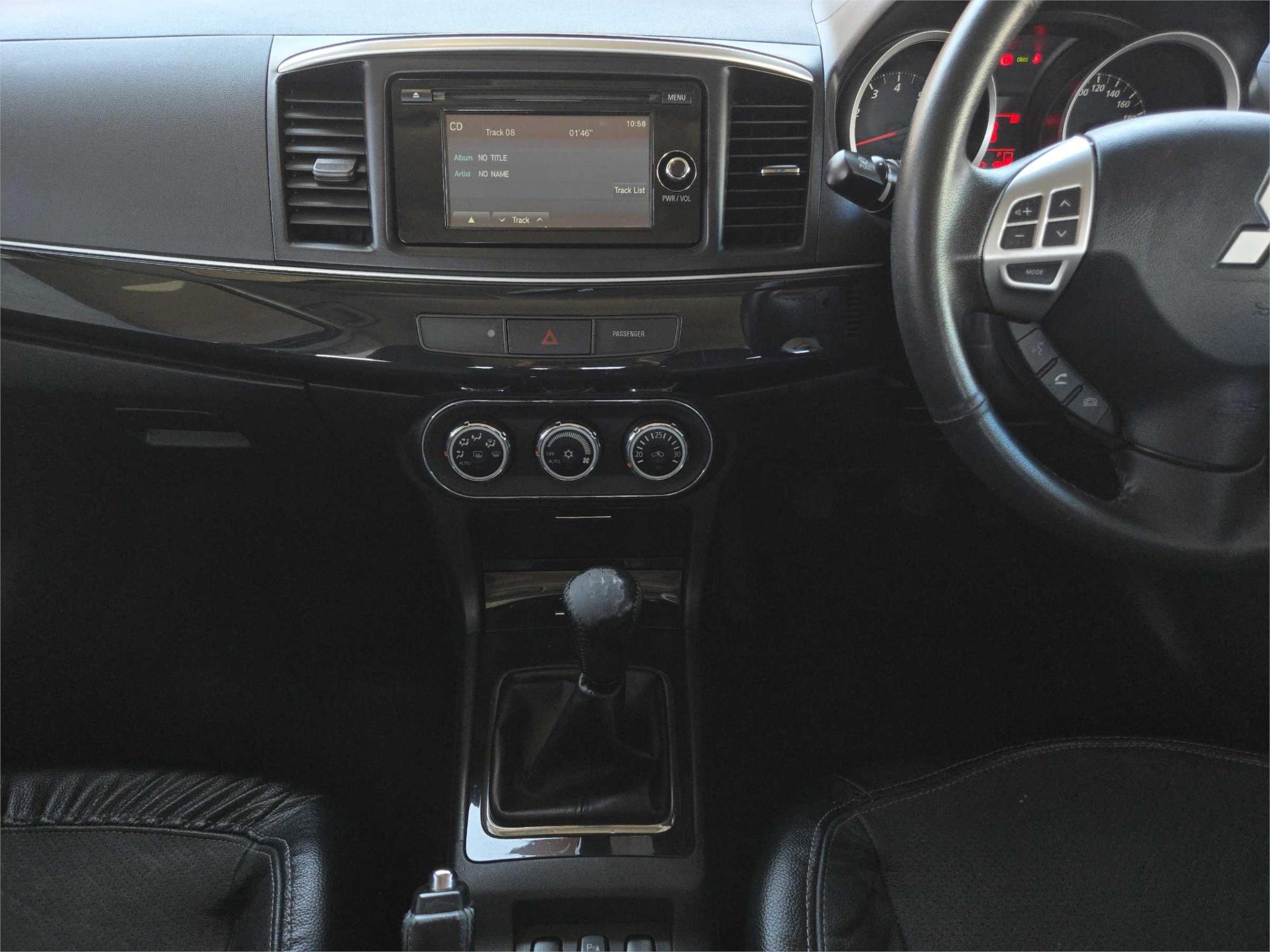 
								2012 Mitsubishi Lancer LX full									