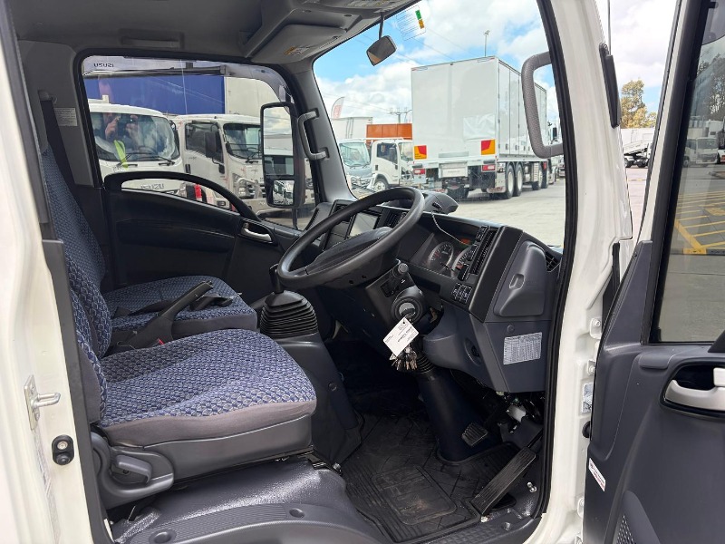 
								Isuzu N Series NLR 45-150 Traypack (2022) full									