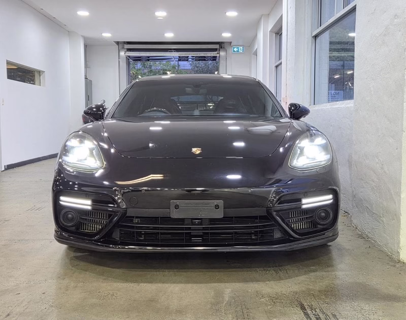 
								Porsche Panamera (2017) full									