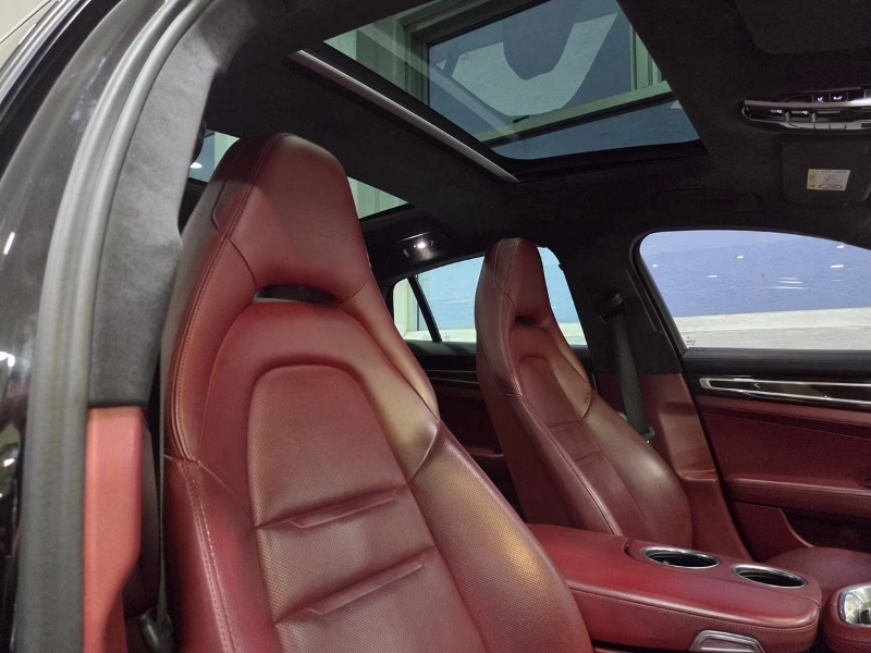 
								Porsche Panamera (2017) full									