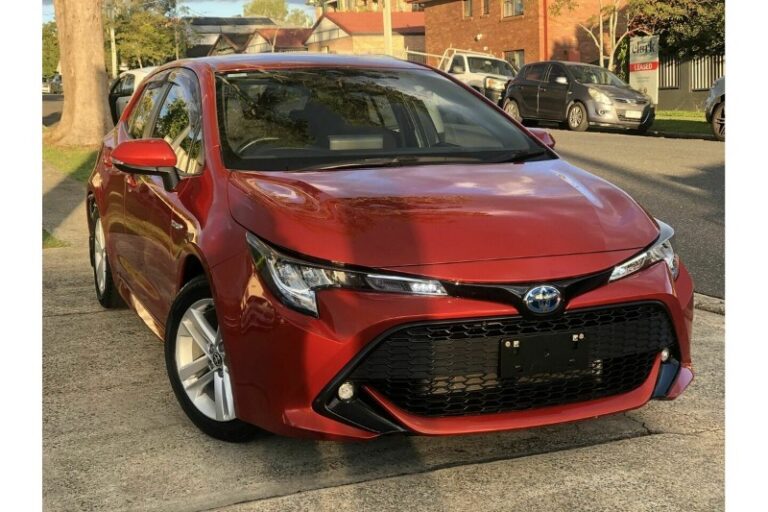 Toyota Corolla SX Hybrid ZWE211R (2018)