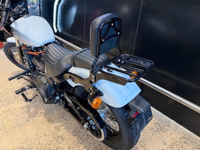 
								Harley-Davidson Street Bob 114 (FXBBS) Softail full									