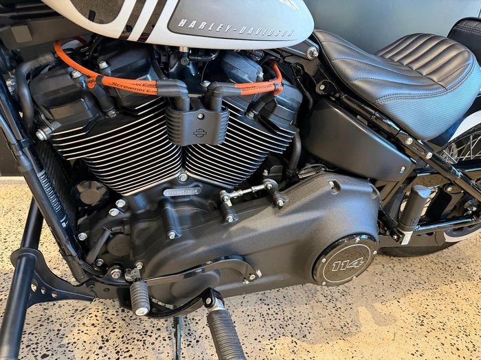 
								Harley-Davidson Street Bob 114 (FXBBS) Softail full									