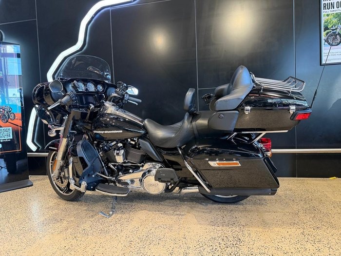 
								Harley-Davidson Ultra Limited 114 (FLHTK) Touring full									