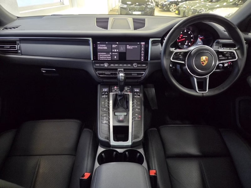
								Porsche Macan (2020) full									