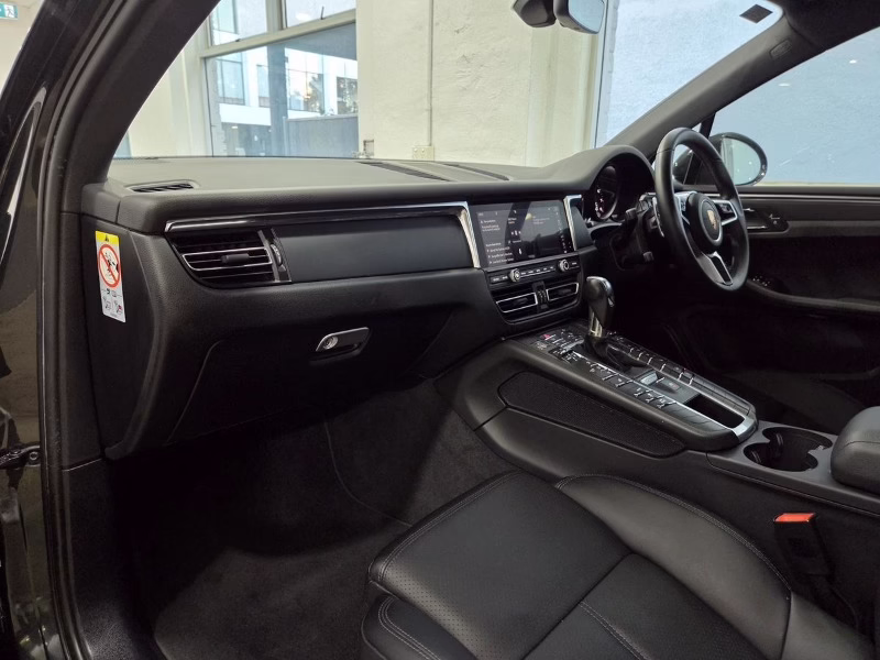 
								Porsche Macan (2020) full									
