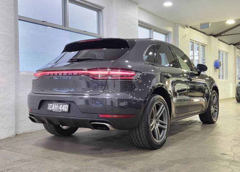 
								Porsche Macan (2020) full									