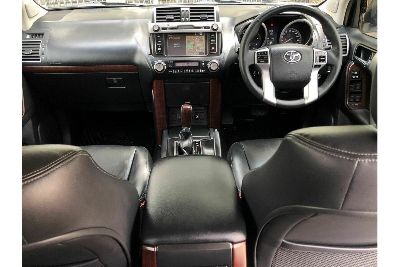 
								Toyota Landcruiser Prado VX GDJ150R (2017) full									