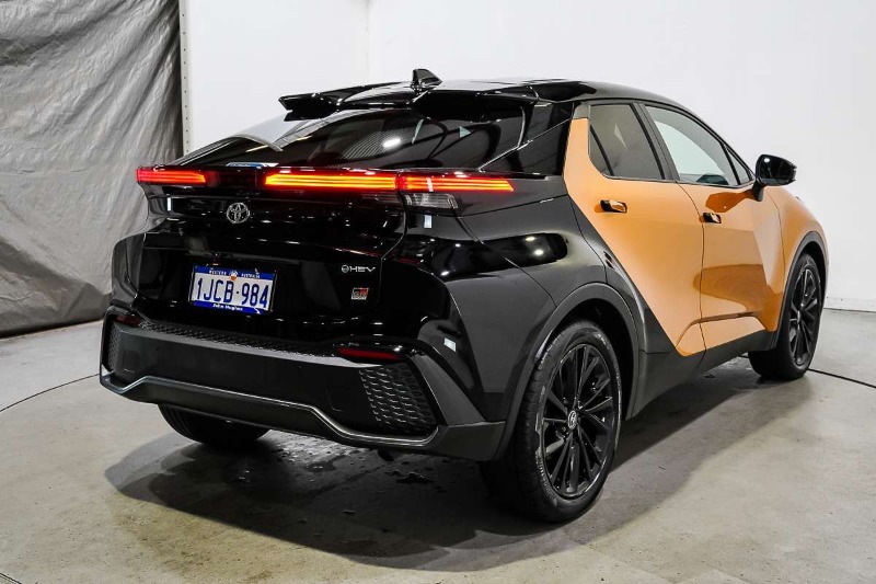 
								2025 Toyota C-HR GR Sport MAXH25R full									