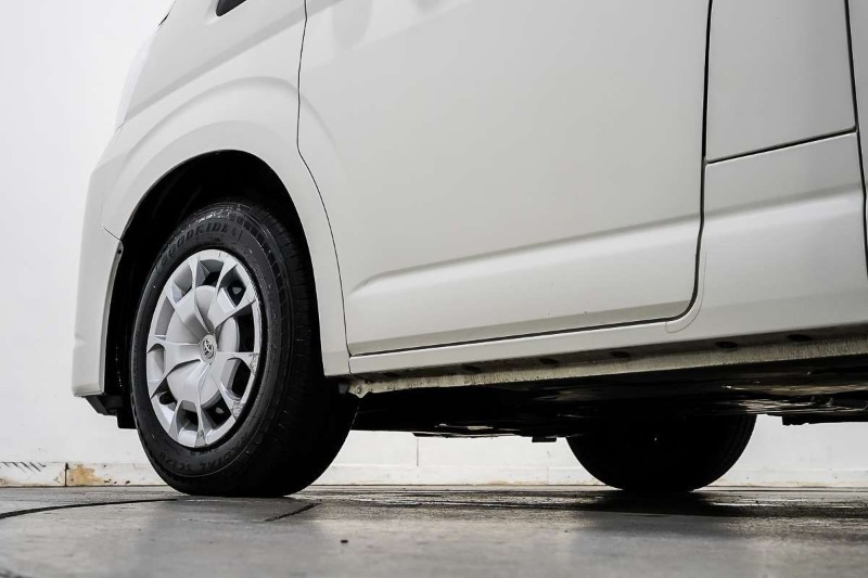 
								2023 Toyota Hiace GDH300R LWB full									