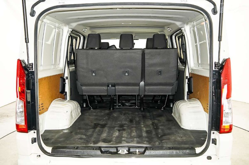 
								2023 Toyota Hiace GDH300R LWB full									