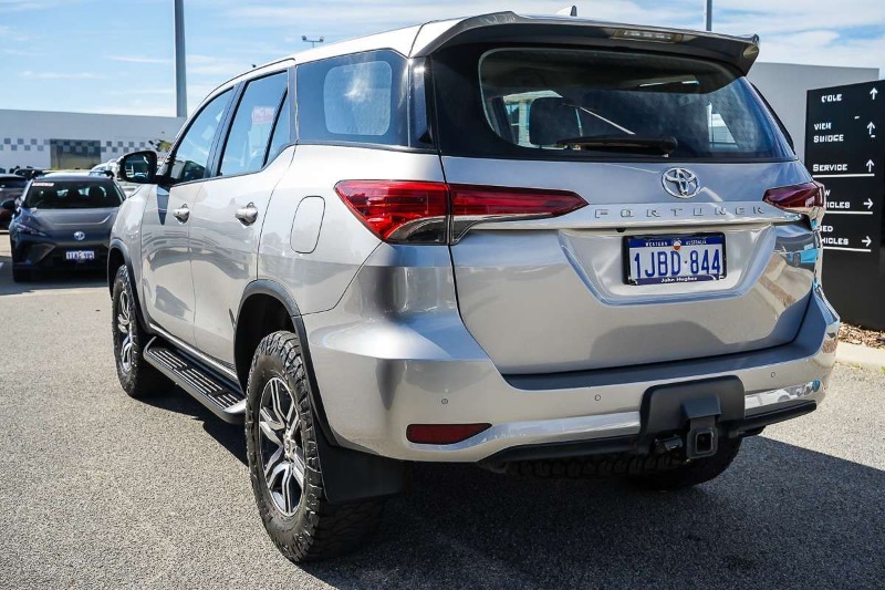 
								2023 Toyota Fortuner GX GUN156R full									