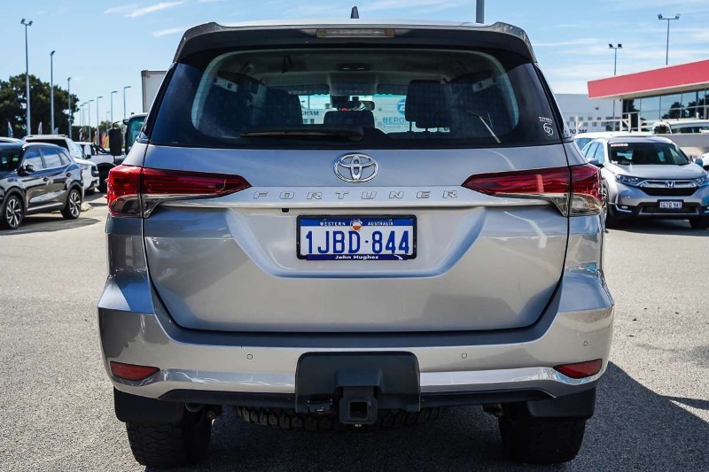 
								2023 Toyota Fortuner GX GUN156R full									
