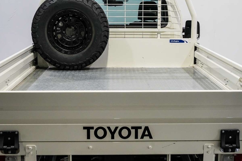 
								2024 Toyota Landcruiser GXL VDJL79R 4X4 full									