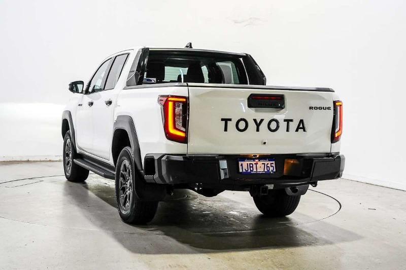 
								2026 Toyota Hilux Rogue 48V GUN227R 4X4 full									