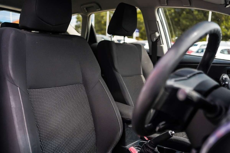 
								2015 Toyota Corolla Ascent ZRE182R full									