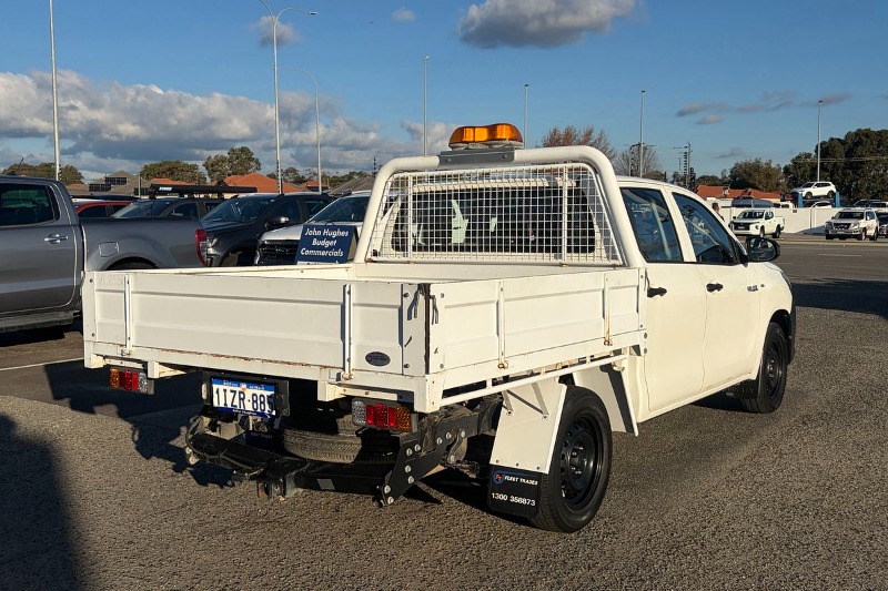 
								2019 Toyota Hilux Workmate TGN121R Rear Wheel Drive full									