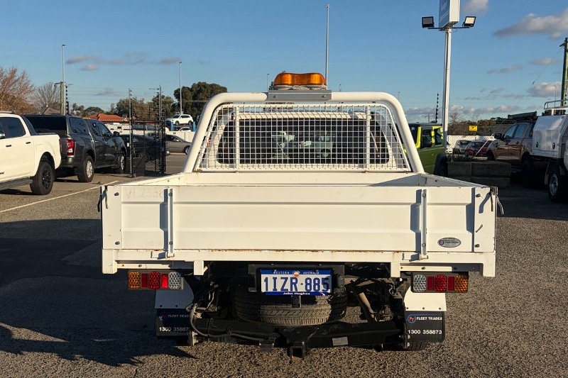 
								2019 Toyota Hilux Workmate TGN121R Rear Wheel Drive full									