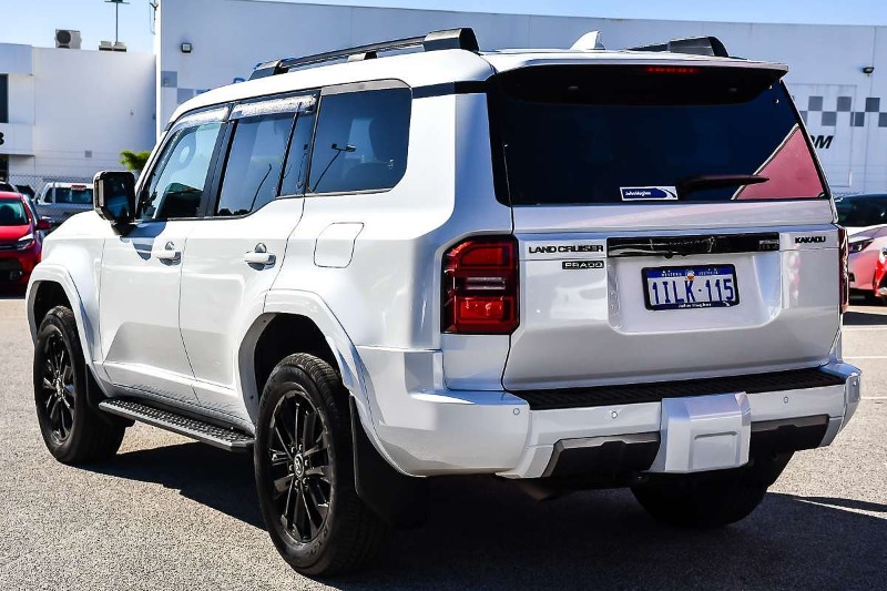 
								2025 Toyota Landcruiser Prado Kakadu GDJ251R full									