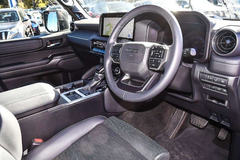 
								2025 Toyota Landcruiser Prado Kakadu GDJ251R full									