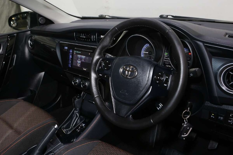 
								2017 Toyota Corolla SX ZRE182R full									