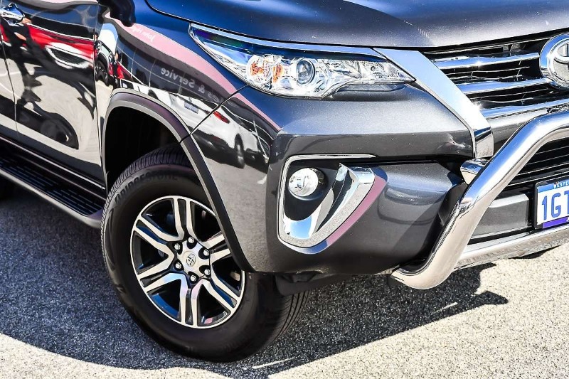 
								2019 Toyota Fortuner GXL GUN156R full									