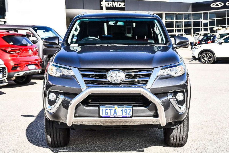 
								2019 Toyota Fortuner GXL GUN156R full									