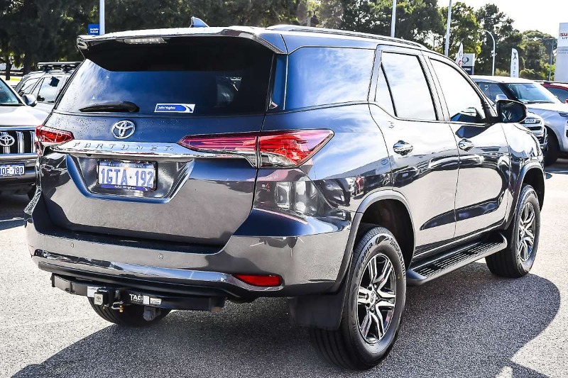 
								2019 Toyota Fortuner GXL GUN156R full									