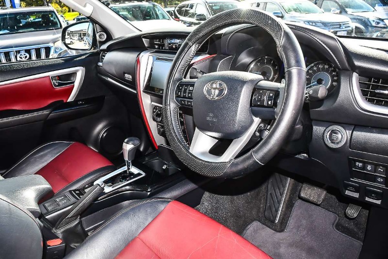 
								2019 Toyota Fortuner GXL GUN156R full									