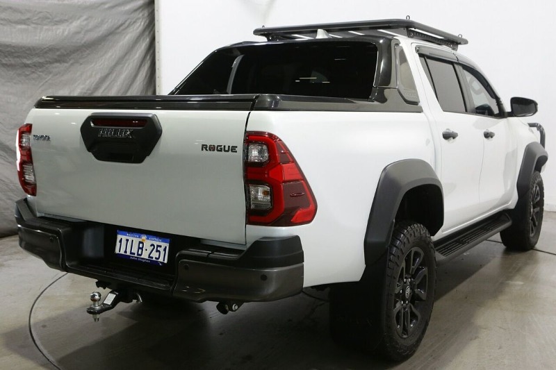 
								2024 Toyota Hilux Rogue 48V GUN126R 4X4 full									