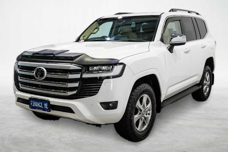 
								2022 Toyota Landcruiser Sahara FJA300R full									
