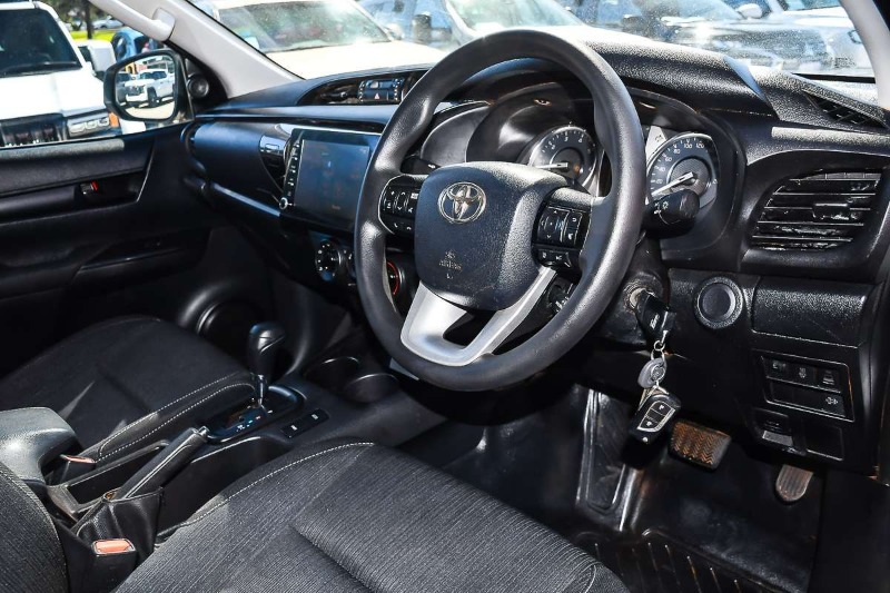
								2021 Toyota Hilux SR GUN126R 4X4 full									