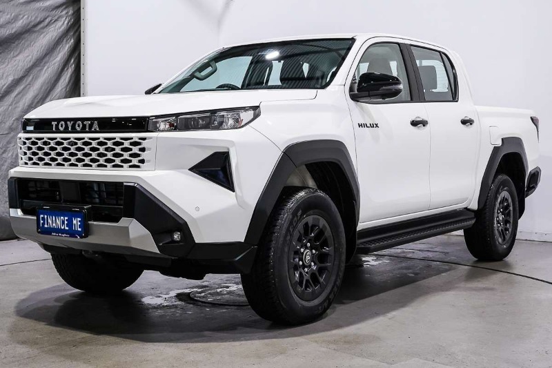 
								2026 Toyota Hilux SR 48V GUN227R 4X4 full									