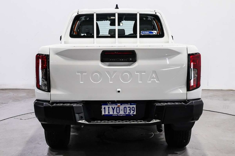 
								2026 Toyota Hilux SR 48V GUN227R 4X4 full									