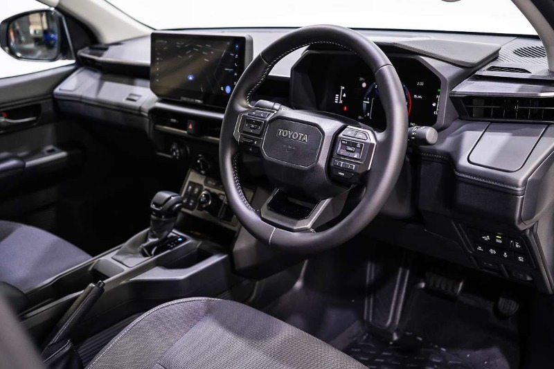 
								2026 Toyota Hilux SR 48V GUN227R 4X4 full									